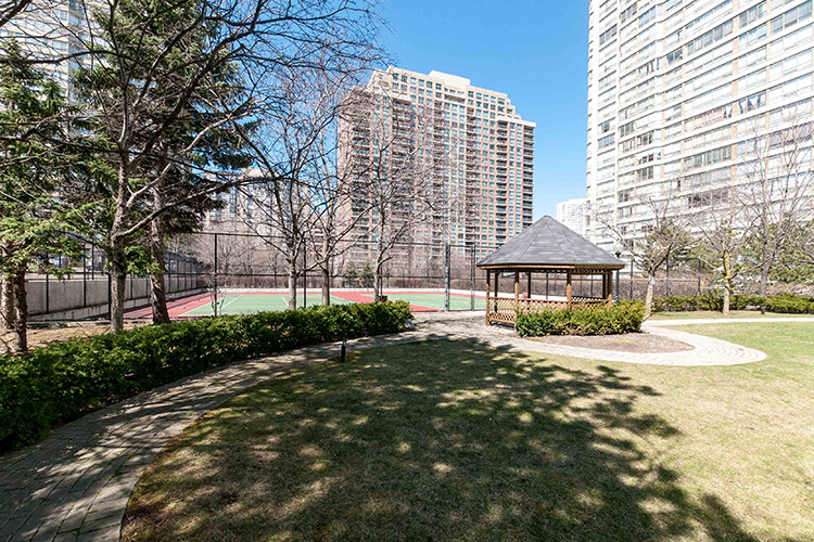 55 Elm Drive West Mississauga Condo